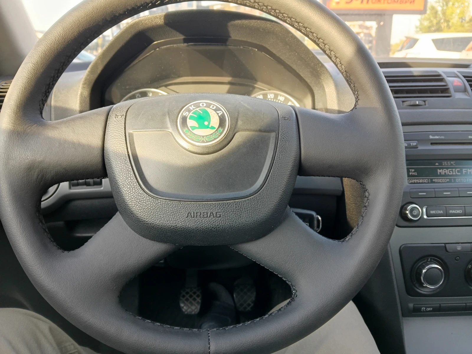 Skoda Octavia 1.6 D, снимка 10 - Автомобили и джипове - 56354248