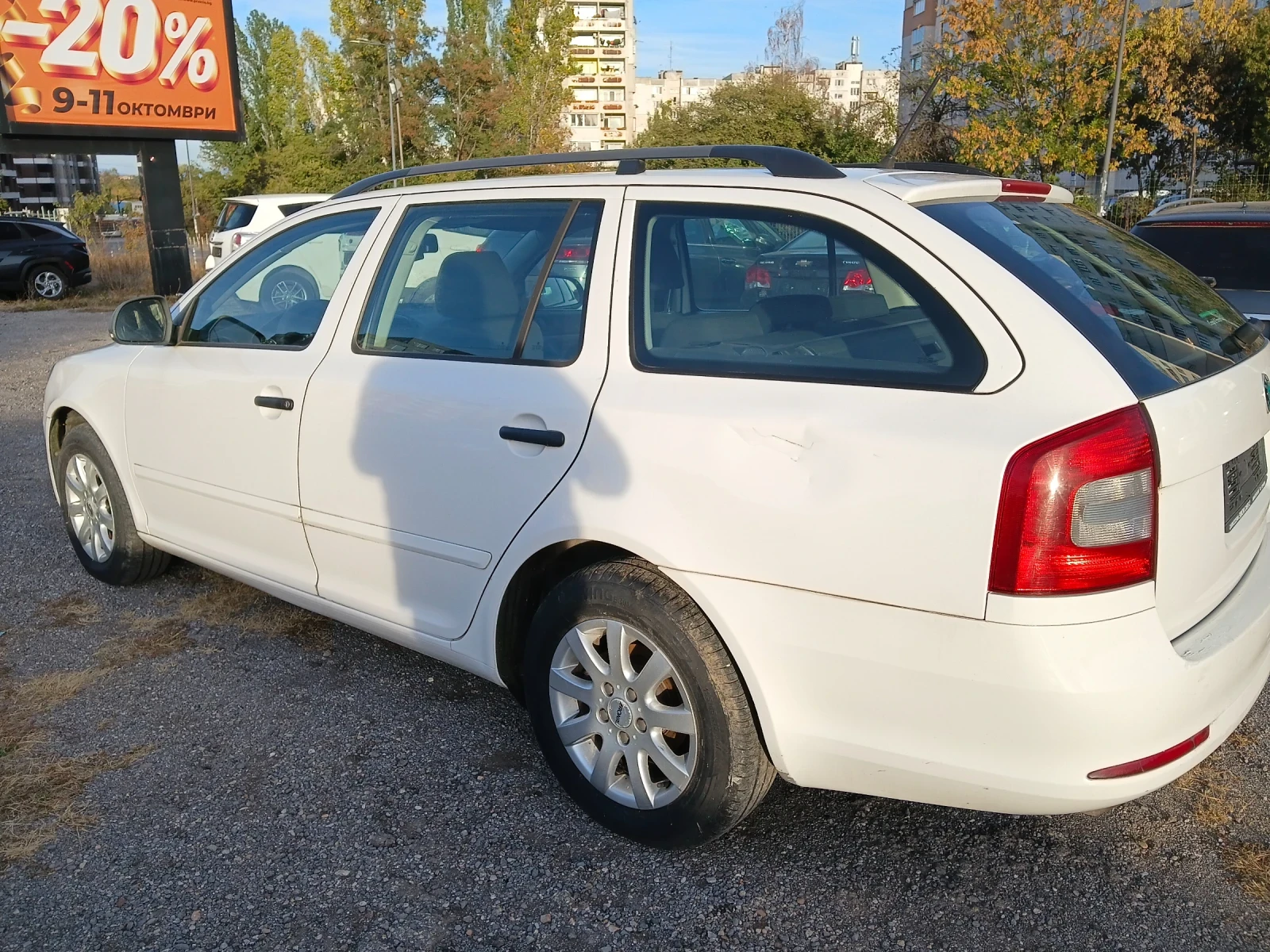 Skoda Octavia 1.6 D, снимка 4 - Автомобили и джипове - 56354248