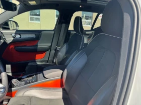 Volvo XC40 T5* R-DESIGN* AWD* КАМЕРИ* ПАНО* ПОДГРЕВ* , снимка 9