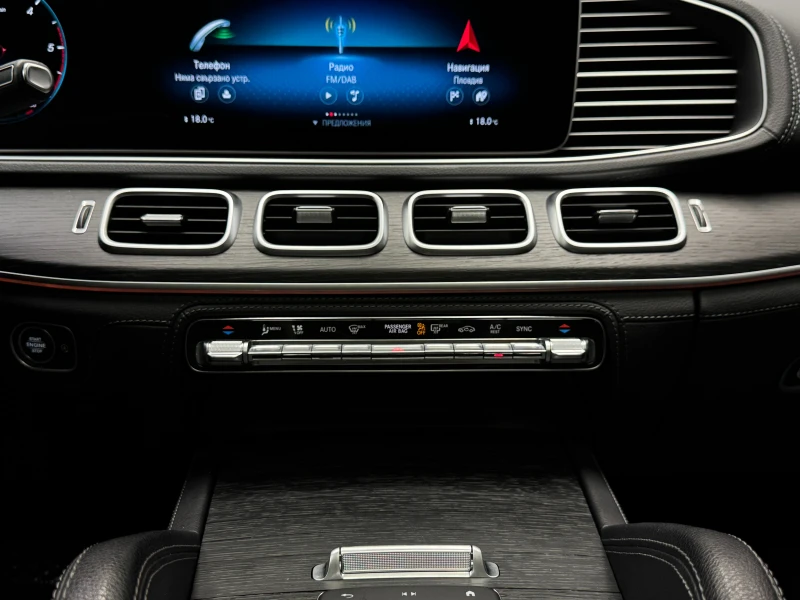 Mercedes-Benz GLE 400 d 4Matic AMG* Camera* 360 Pano, снимка 13 - Автомобили и джипове - 50532515