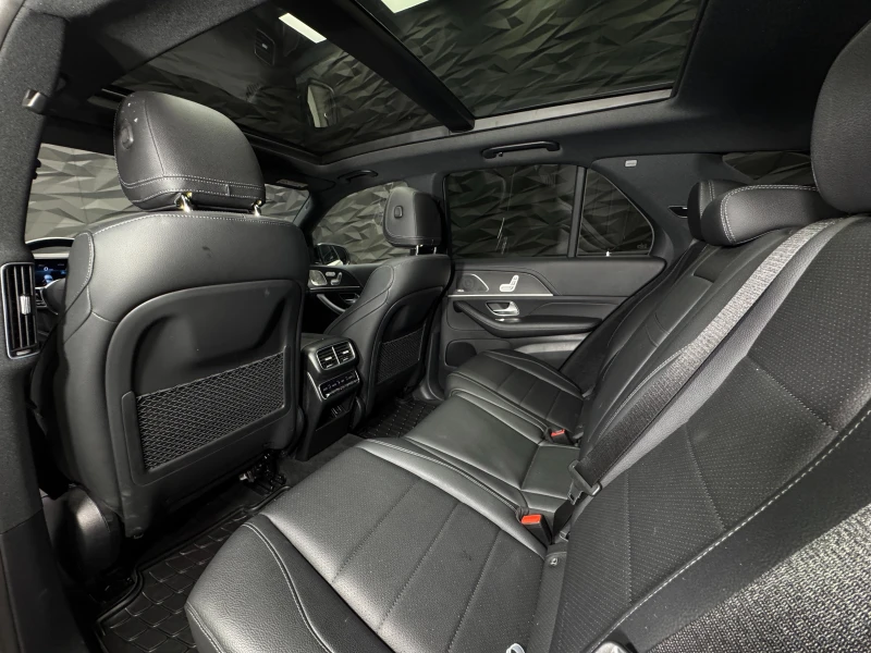 Mercedes-Benz GLE 400 d 4Matic AMG* Camera* 360 Pano, снимка 8 - Автомобили и джипове - 50532515