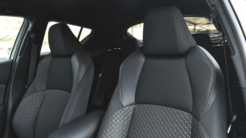 Toyota C-HR 2.0 Hybrid Club Automatic, снимка 10 - Автомобили и джипове - 51264360