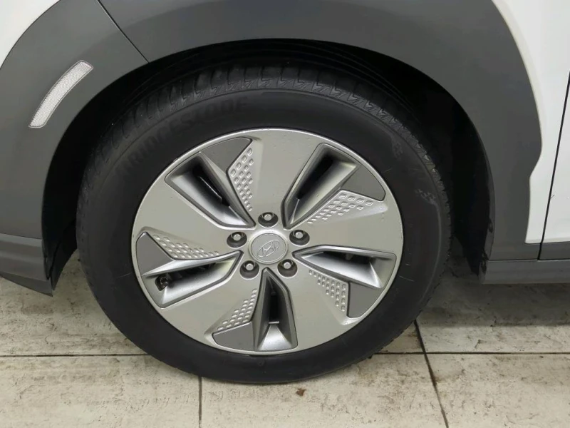 Hyundai Kona 64kw SOH 100% , снимка 11 - Автомобили и джипове - 53275196