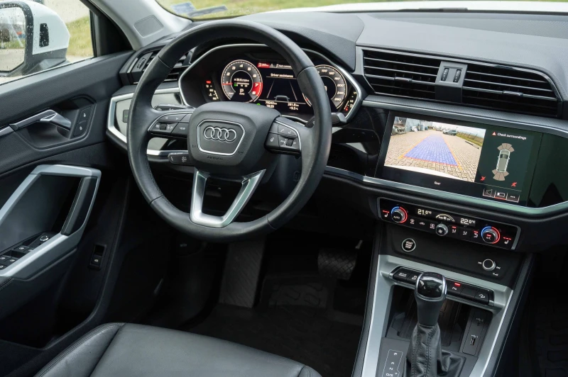 Audi Q3 45TFSI* Quatt* S-Line* Панорама* Matrix, снимка 17 - Автомобили и джипове - 53580907
