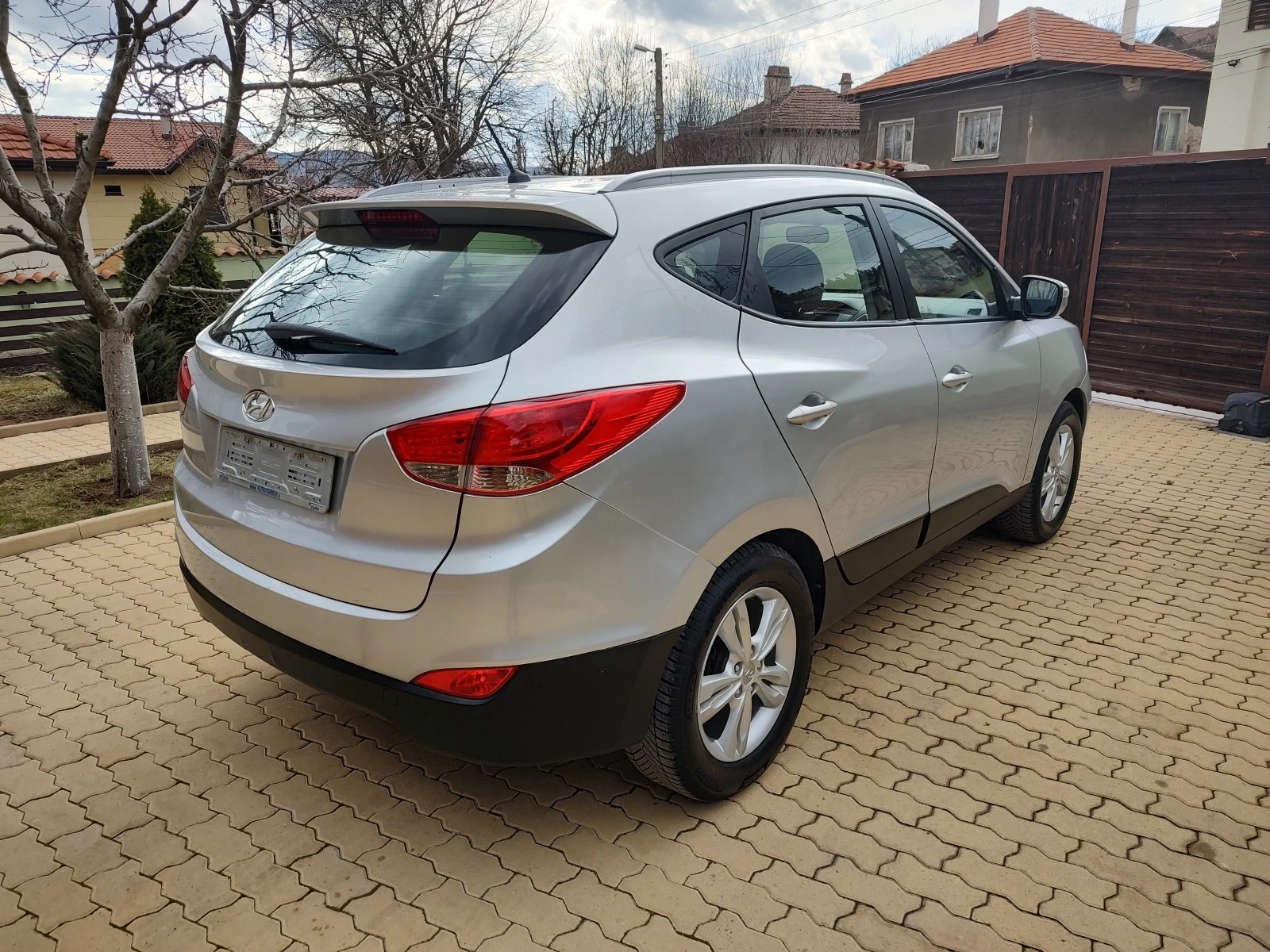 Hyundai IX35 2.0-4x4-ГАЗ - изображение 4