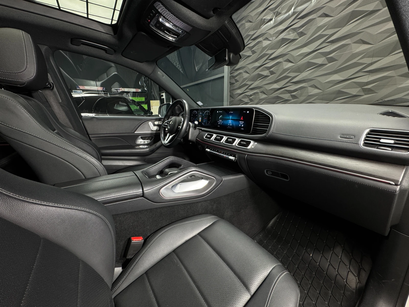 Mercedes-Benz GLE 400 d 4Matic AMG* Camera* 360 Pano - изображение 10