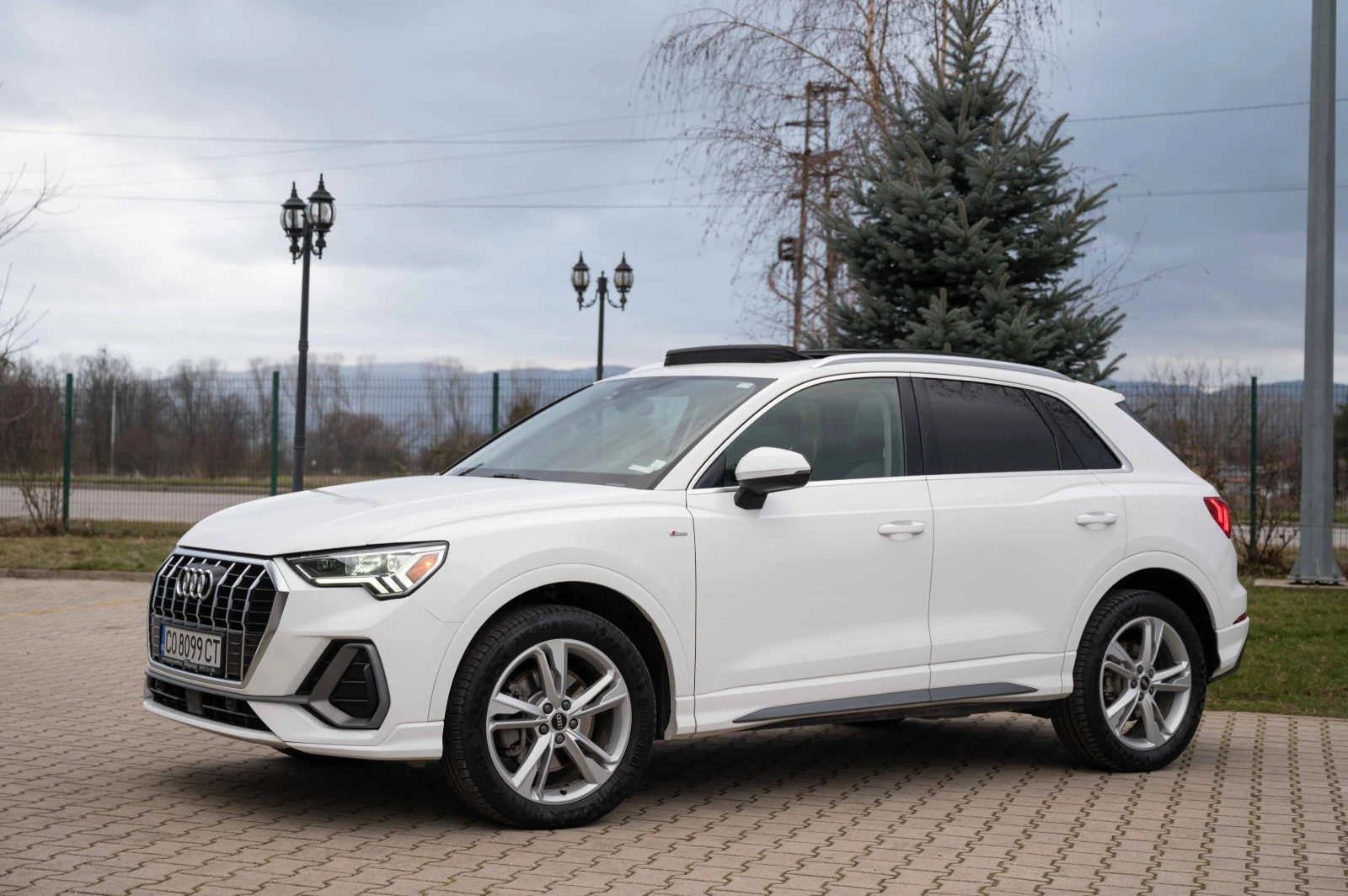 Audi Q3 45TFSI* Quatt* S-Line* Панорама* Matrix - изображение 4