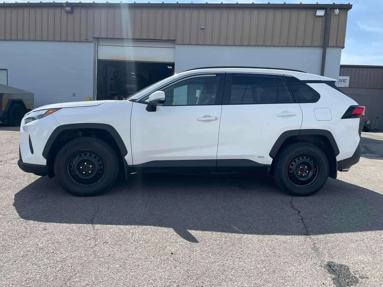 Toyota Rav4 * Hybrid XLE * CARFAX * 1 СОБСТВЕНИК * , снимка 2 - Автомобили и джипове - 54039676