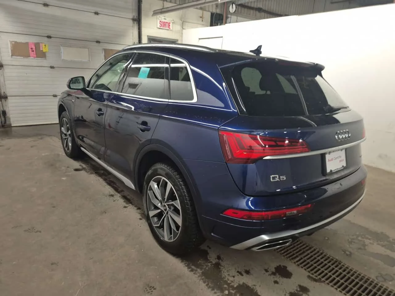 Audi Q5 PROGRESSIV| DISTRONIC| PANO| ПОДГРЕВИ| 2 КЛЮЧА, снимка 6 - Автомобили и джипове - 54435743