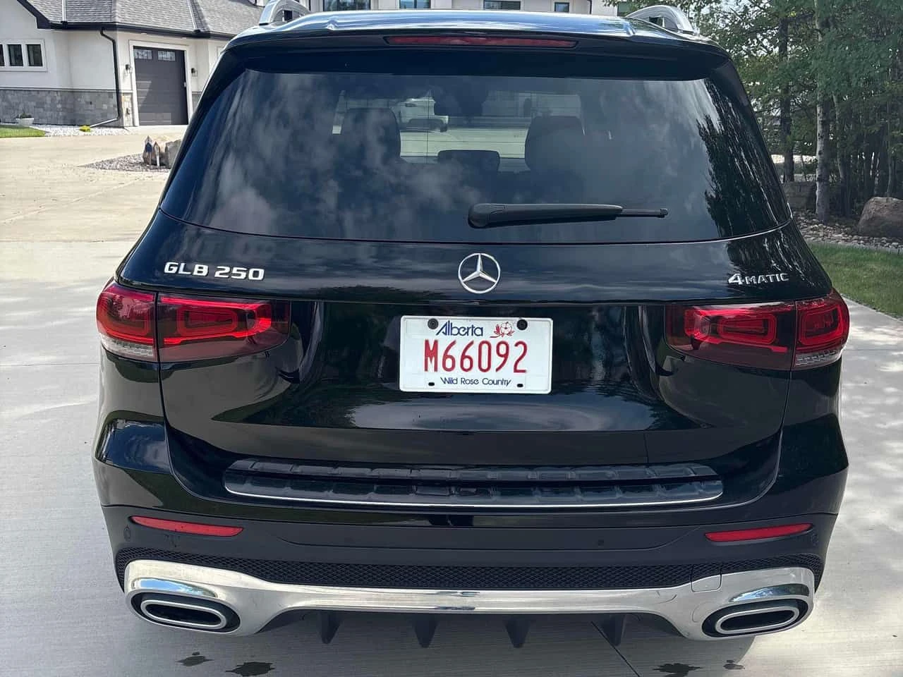 Mercedes-Benz GLB * 250 * АВТОКРЕДИТ БЕЗ ПЪРВОНАЧАЛНА ВНОСКА* , снимка 4 - Автомобили и джипове - 54828969