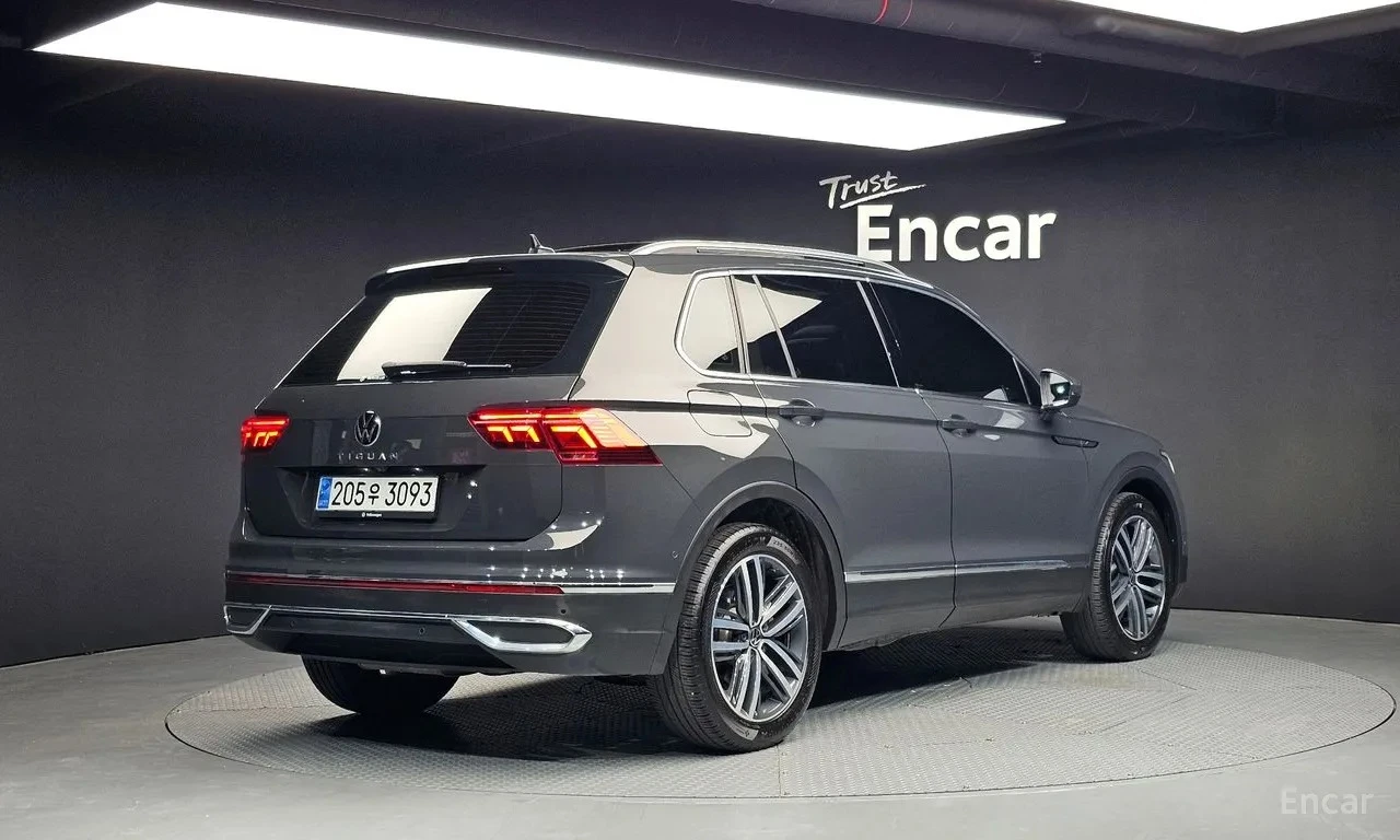 VW Tiguan 2.0 TDI Prestige | HUD | Адаптивен круиз | 360 , снимка 2 - Автомобили и джипове - 55663326
