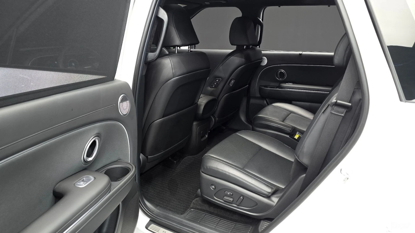 Hyundai Palisade 2.5T* 4WD* CALLIGRAPHY* МАСАЖИ* ПАНО* ПОДГР* ОБДУХ, снимка 10 - Автомобили и джипове - 55680401