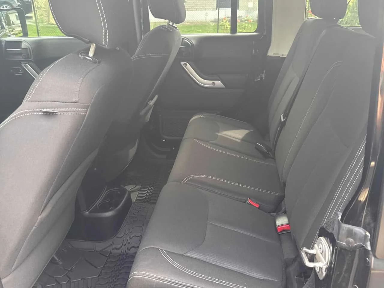 Jeep Wrangler Rubicon  CARFAX, снимка 12 - Автомобили и джипове - 55730494