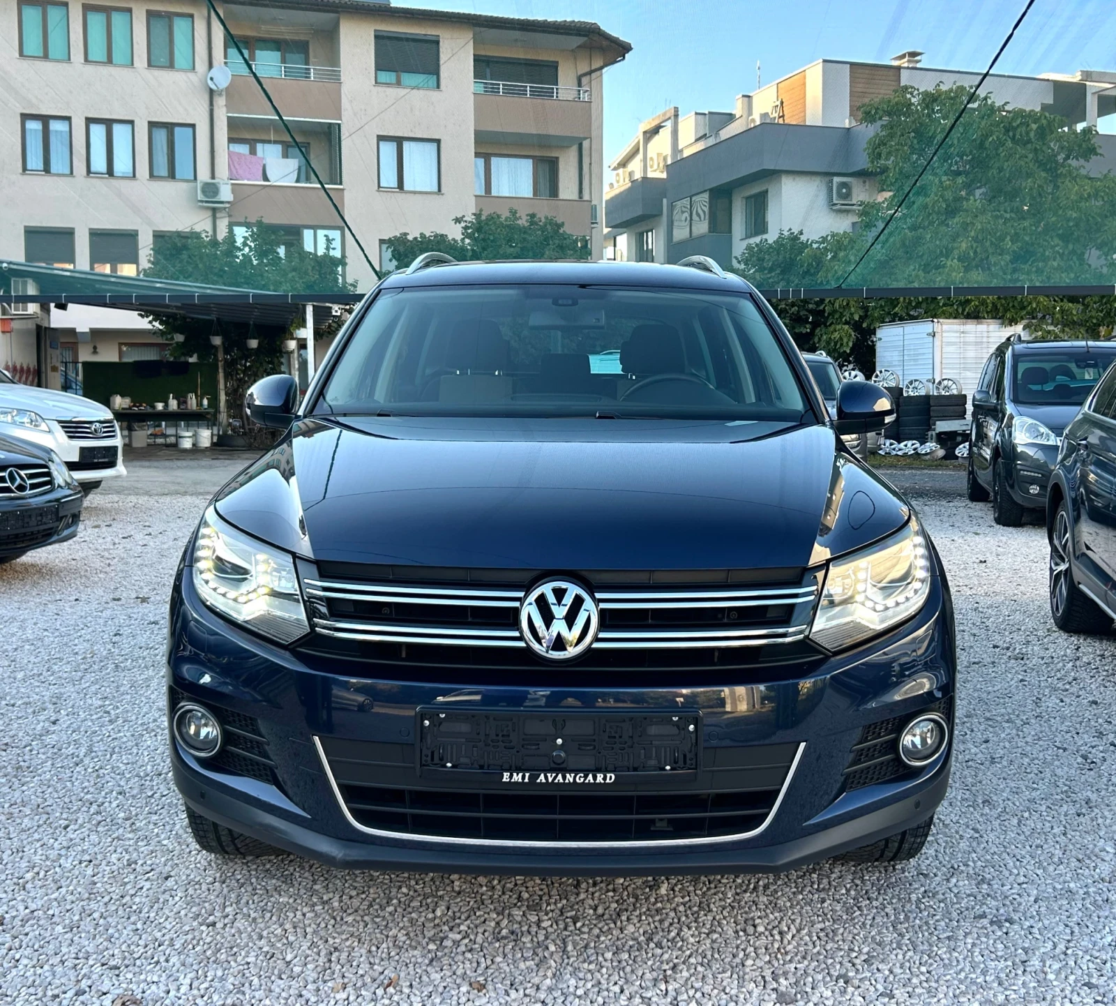 VW Tiguan 2.0 TDI DSG, снимка 2 - Автомобили и джипове - 55981278
