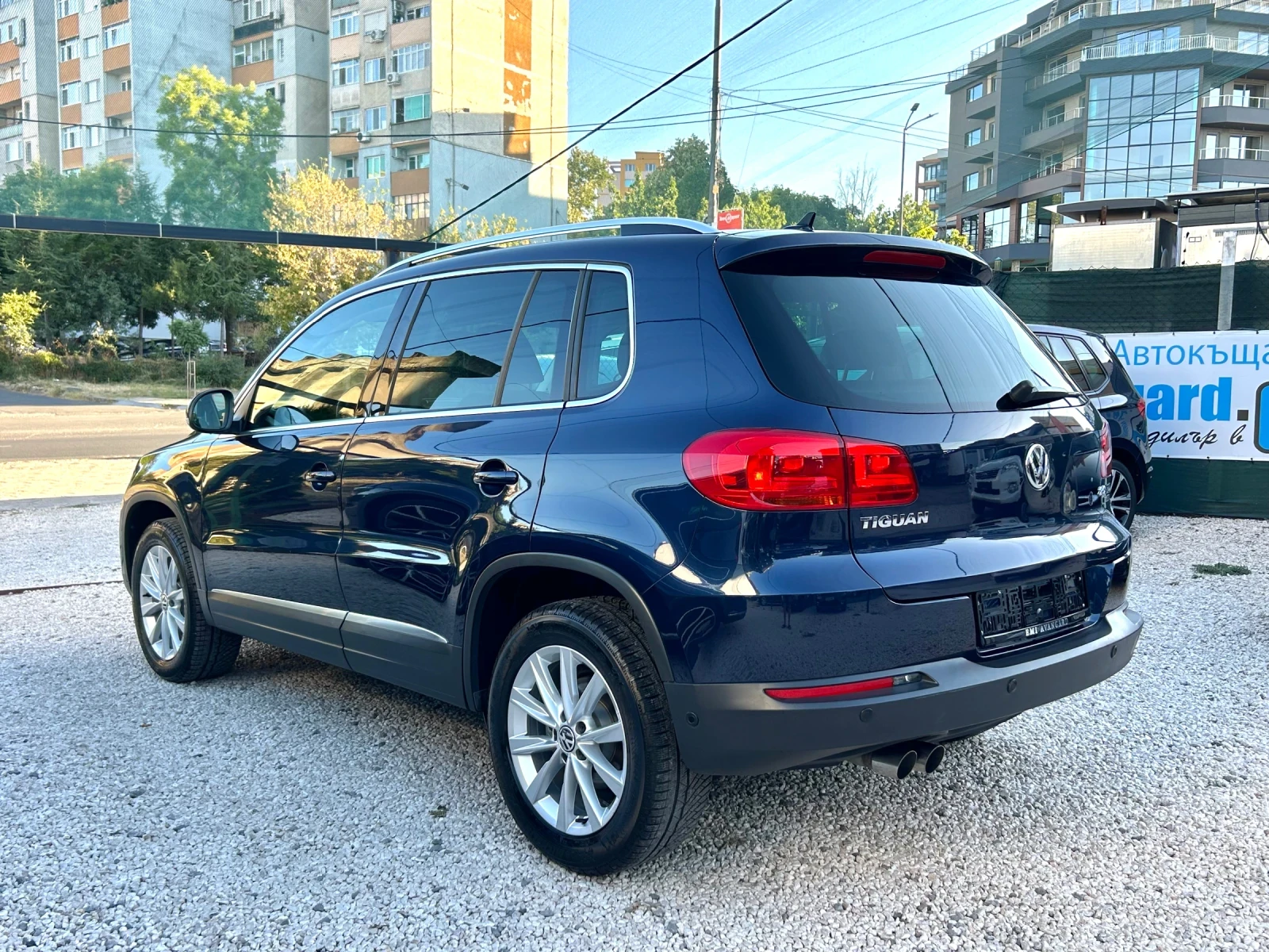 VW Tiguan 2.0 TDI DSG, снимка 4 - Автомобили и джипове - 55981278