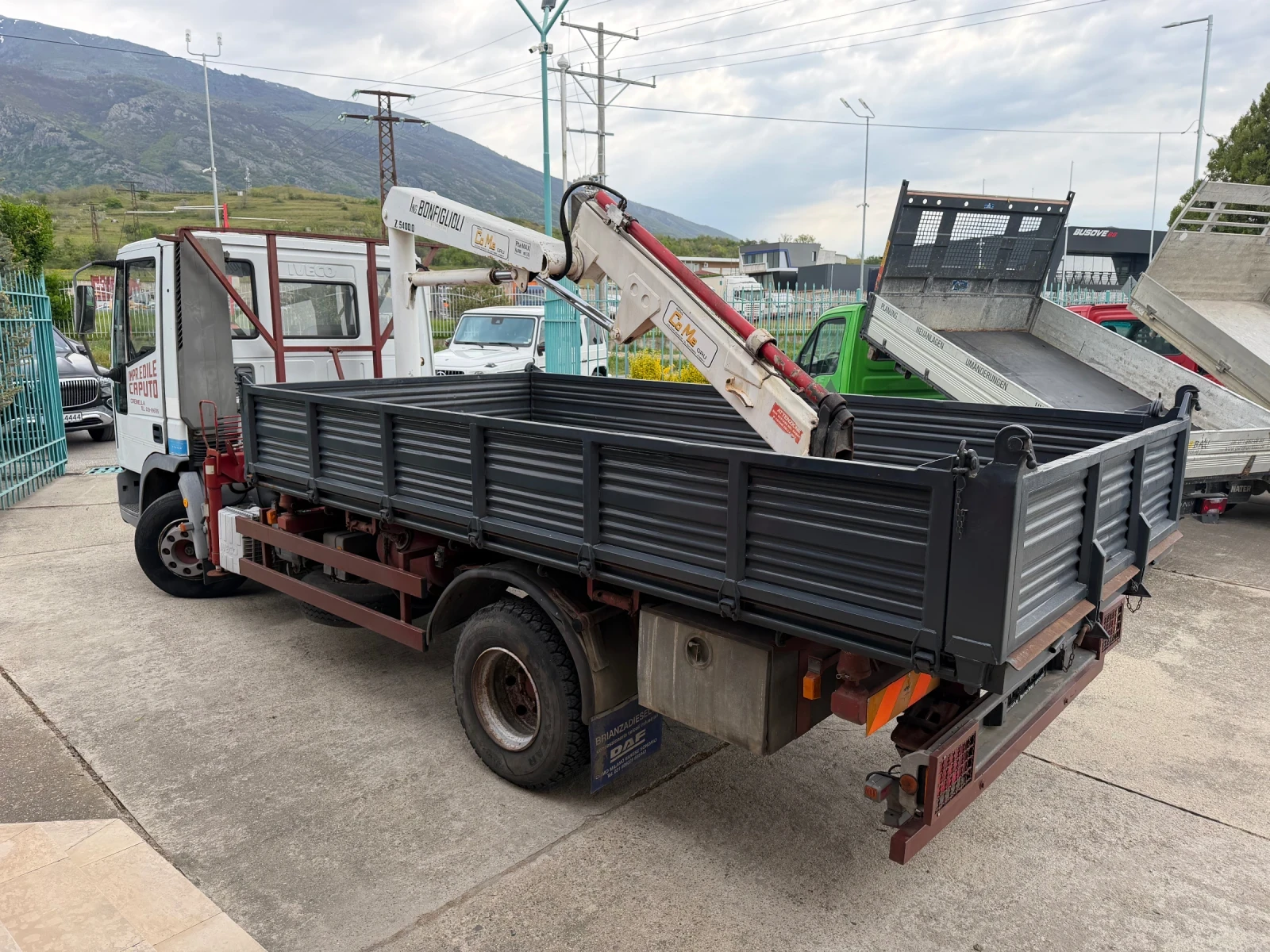 Iveco Daily 100E15* Тристранен самосвал + Кран, снимка 7 - Бусове и автобуси - 54354534