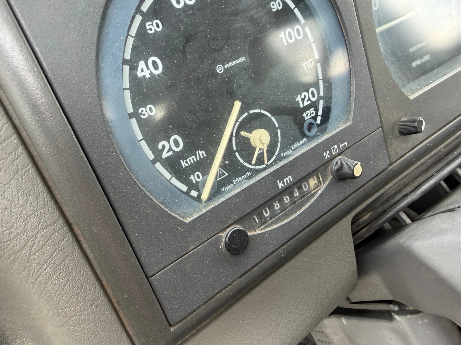 Iveco Daily 100E15* Тристранен самосвал + Кран, снимка 5 - Бусове и автобуси - 54354534