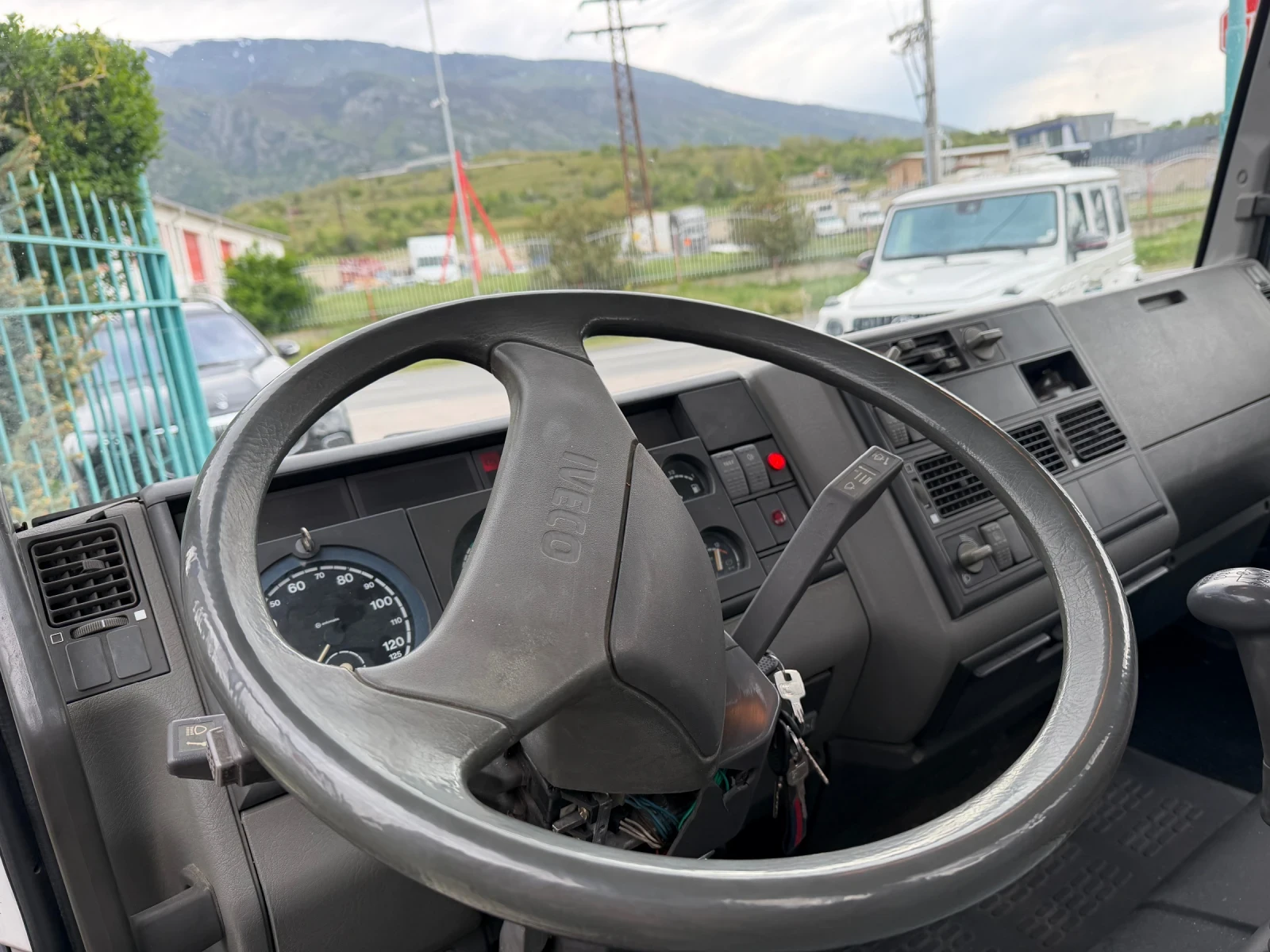 Iveco Daily 100E15* Тристранен самосвал + Кран, снимка 4 - Бусове и автобуси - 54354534