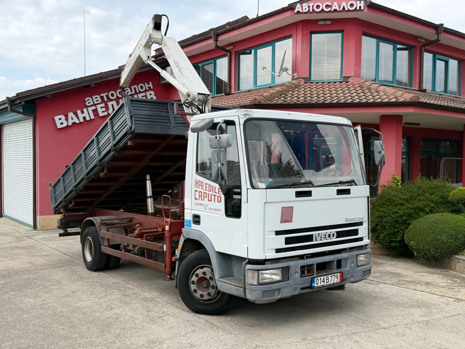 Iveco Daily 100E15* Тристранен самосвал + Кран