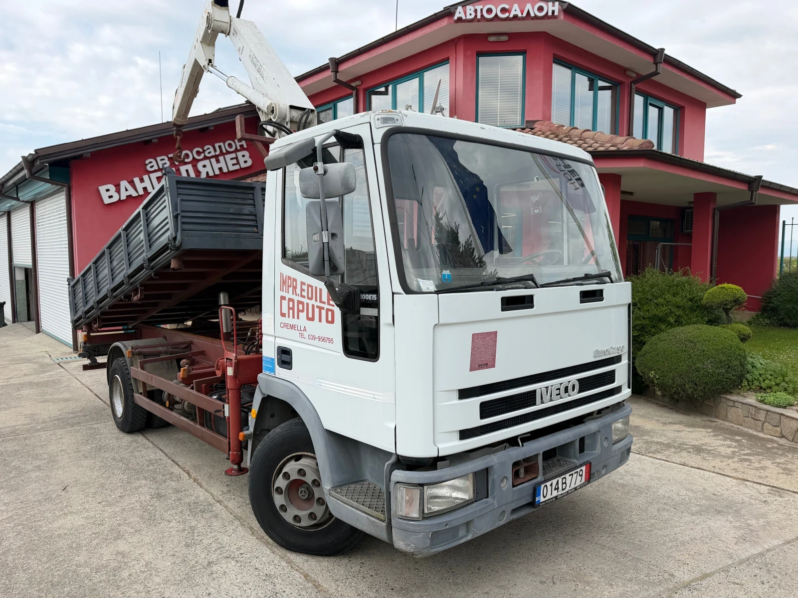 Iveco Daily 100E15* Тристранен самосвал + Кран, снимка 2 - Бусове и автобуси - 54354534