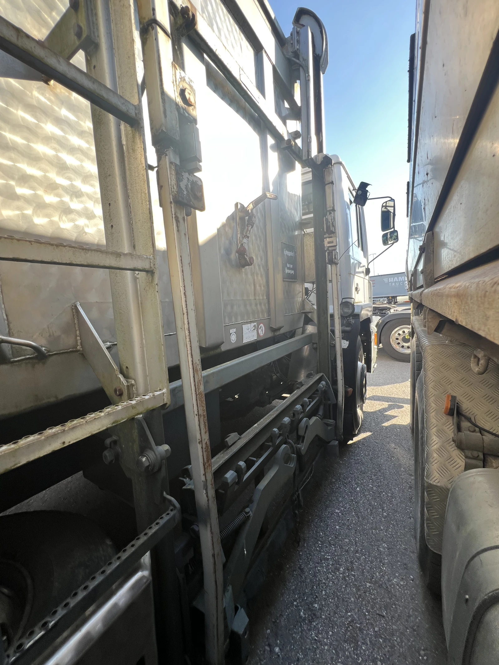 Man 19.364  , , , , ,  | Mobile.bg   15