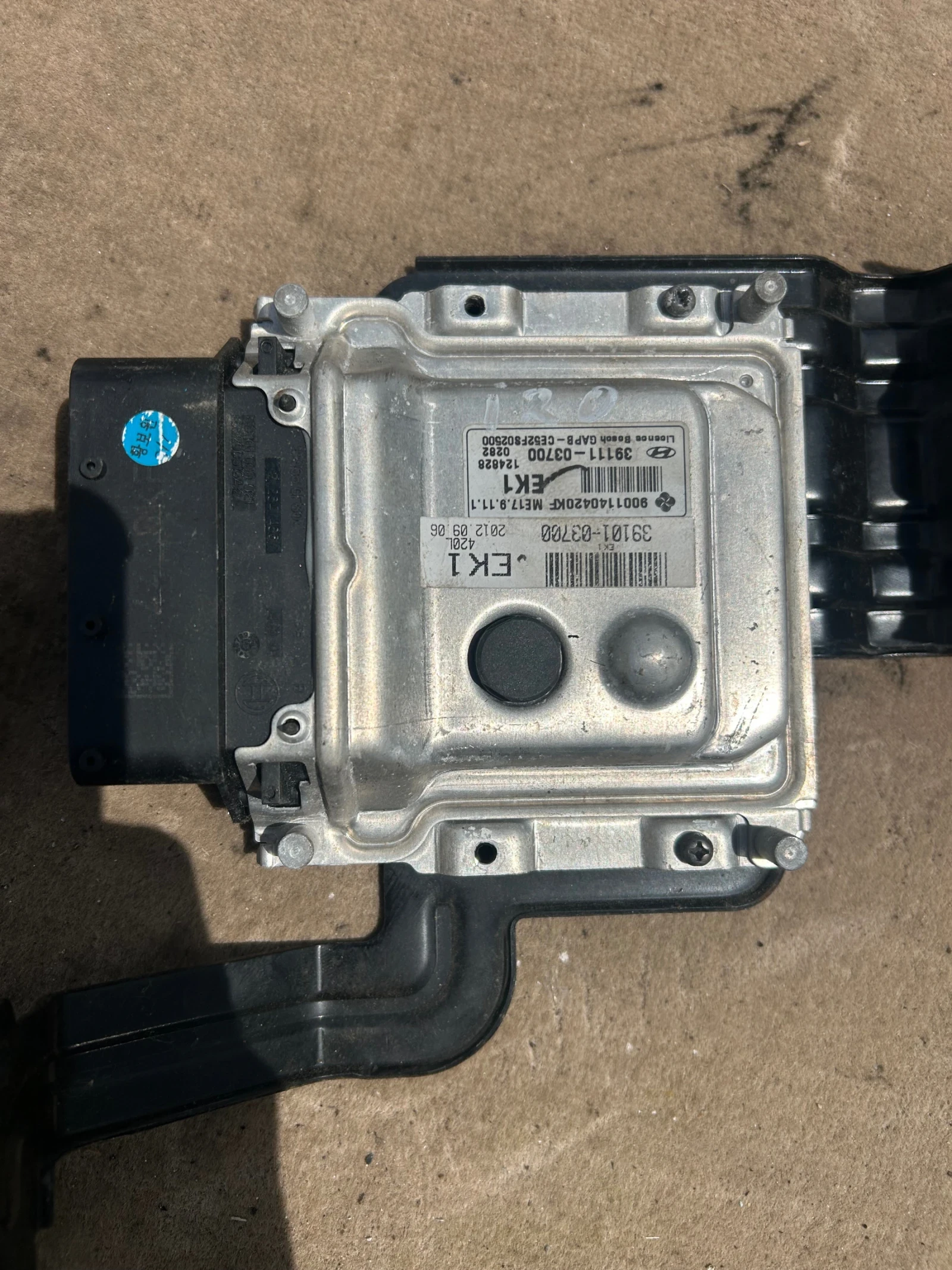 39111-03700 компютър двигател HYUNDAI i20 1.25 09-14г 9001140420KF