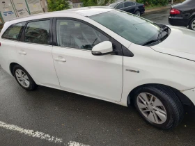 Toyota Auris Спрртвагон , снимка 3