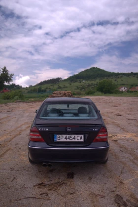 Mercedes-Benz C 220, снимка 4