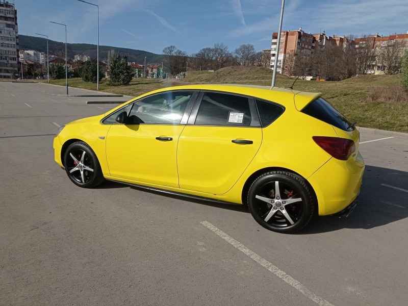 Opel Astra 1.7, снимка 4 - Автомобили и джипове - 46453071