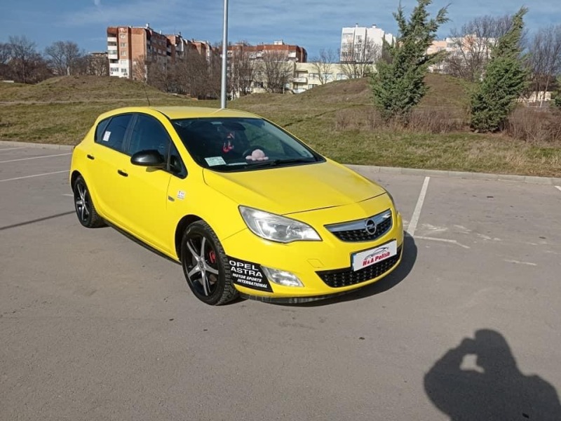 Opel Astra 1.7, снимка 11 - Автомобили и джипове - 46453071