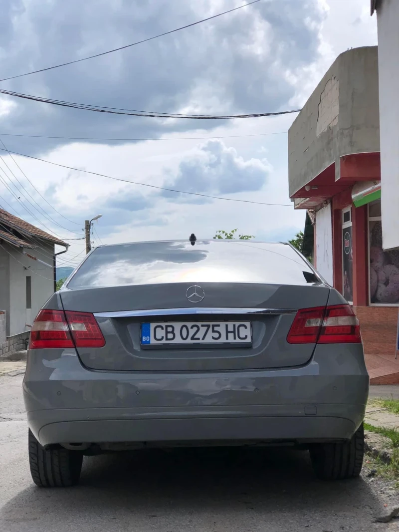 Mercedes-Benz E 200 Nardo Grey, снимка 6 - Автомобили и джипове - 47016379