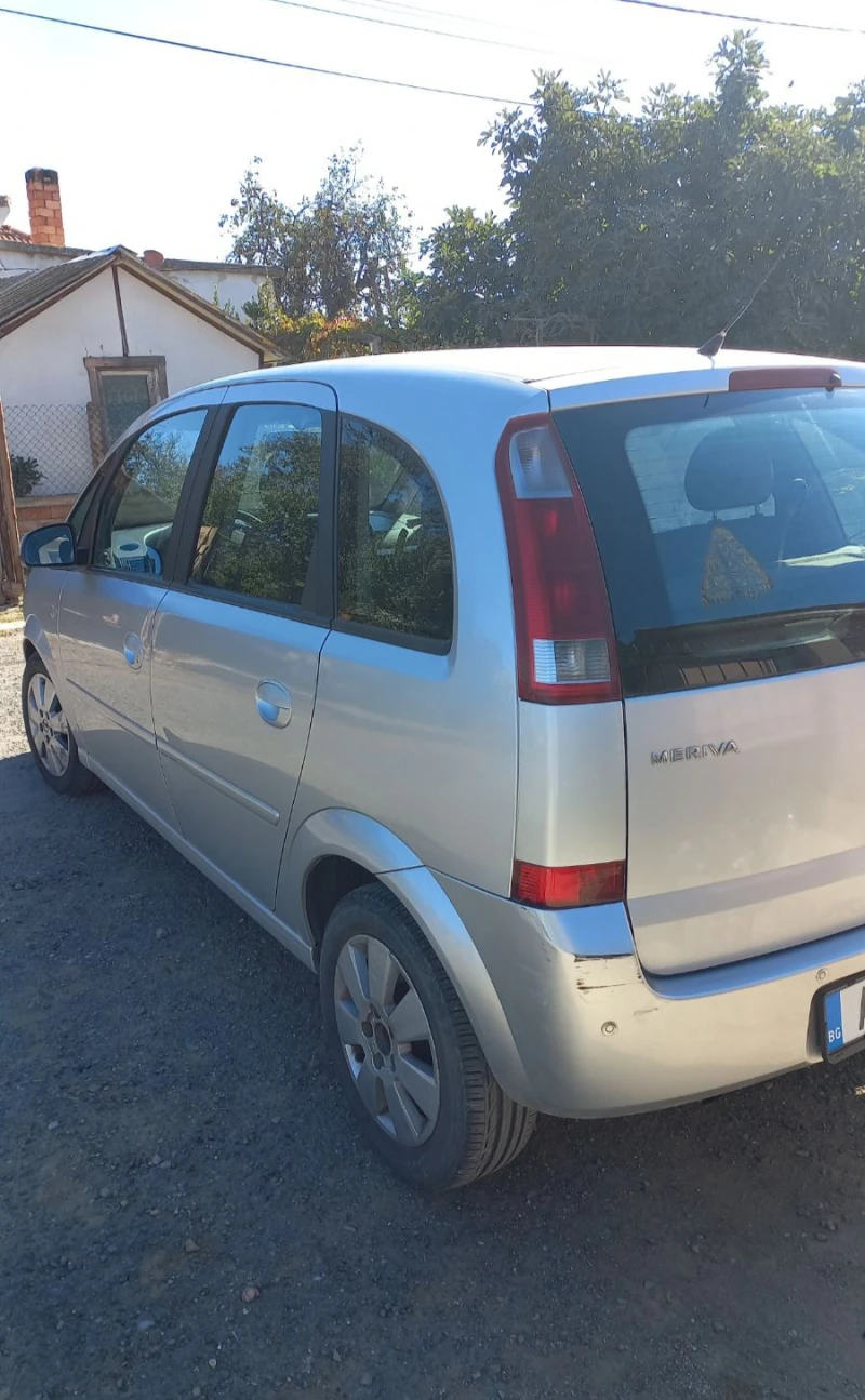 Opel Meriva 1.7 CDTI, снимка 11 - Автомобили и джипове - 47794412