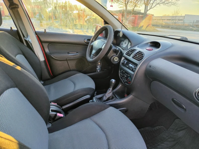 Peugeot 206 1.4, снимка 7 - Автомобили и джипове - 49533342