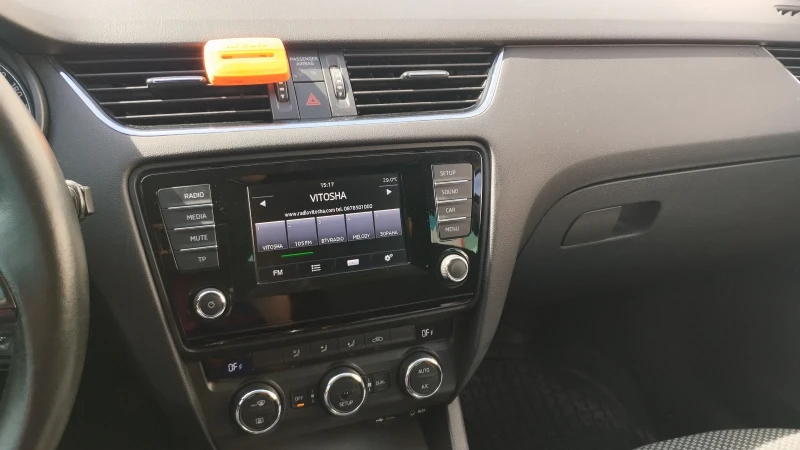 Skoda Octavia 2.0TDI, 4x4, снимка 8 - Автомобили и джипове - 52515434