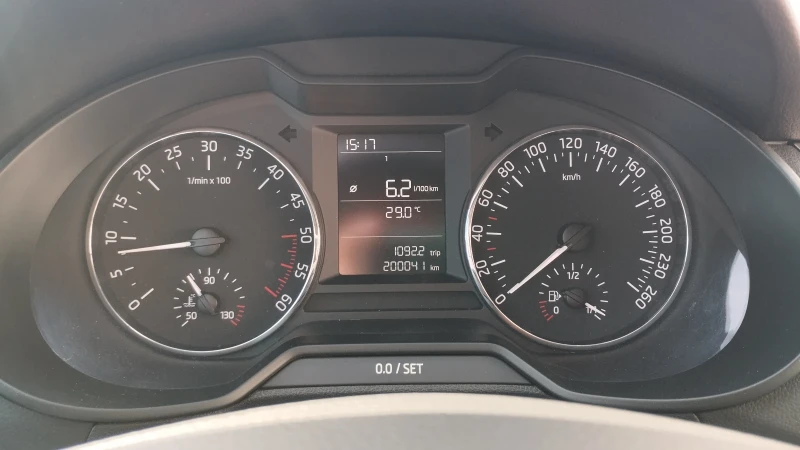 Skoda Octavia 2.0TDI, 4x4, снимка 9 - Автомобили и джипове - 52515434