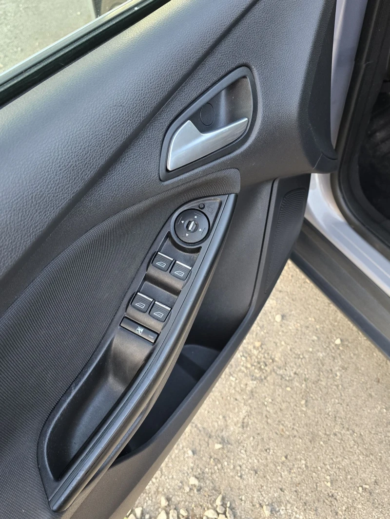 Ford Focus 1.6 150к.с. бензин НОВ ВНОС, снимка 13 - Автомобили и джипове - 52436945