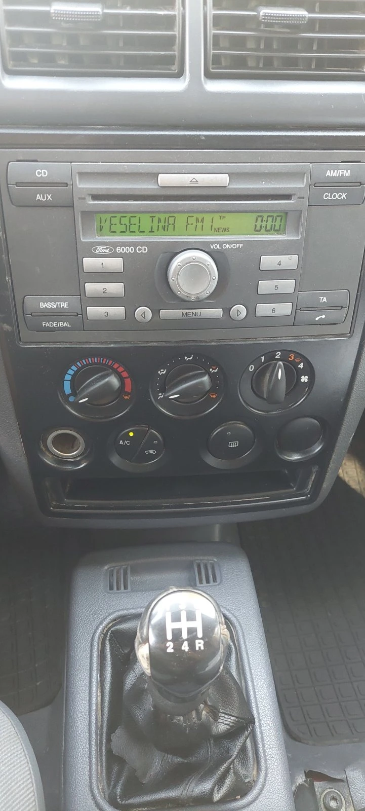 Ford Connect 1.8 tdci клима, снимка 11 - Автомобили и джипове - 41743833