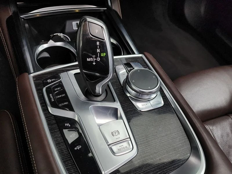 BMW 740 740D xDrive M Sports, снимка 9 - Автомобили и джипове - 55481477