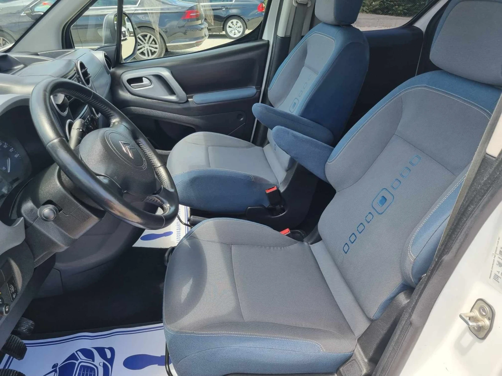 Citroen Berlingo 1.6i / газ-бензин - изображение 8