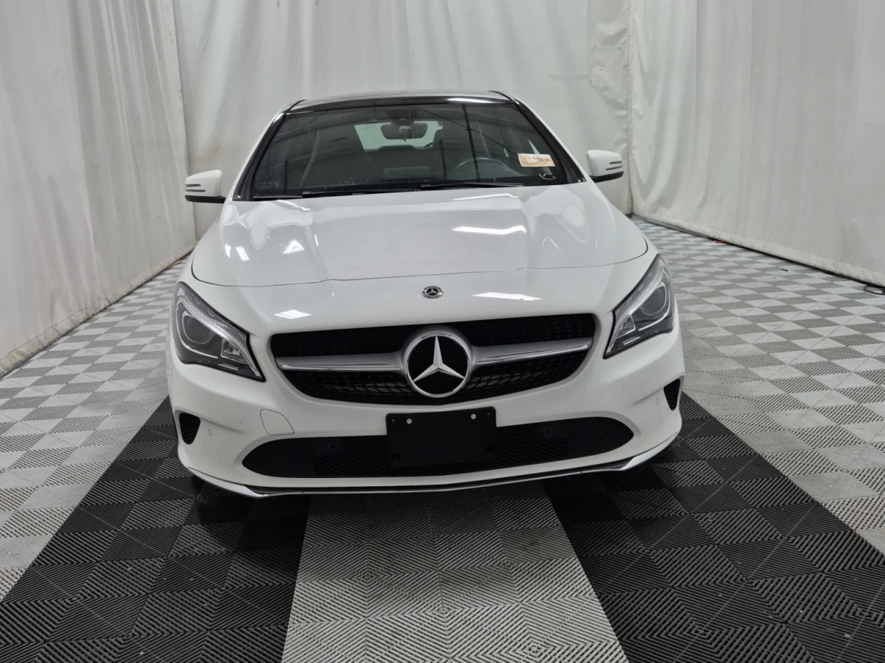 Mercedes-Benz CLA 250 * CARFAX * АВТО КРЕДИТ * ЦЕНА ДО БГ! - изображение 3