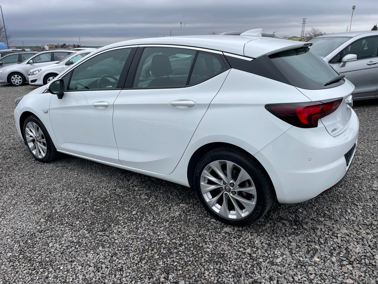 Opel Astra 1.6 CDTI АВТОМАТИК - изображение 4
