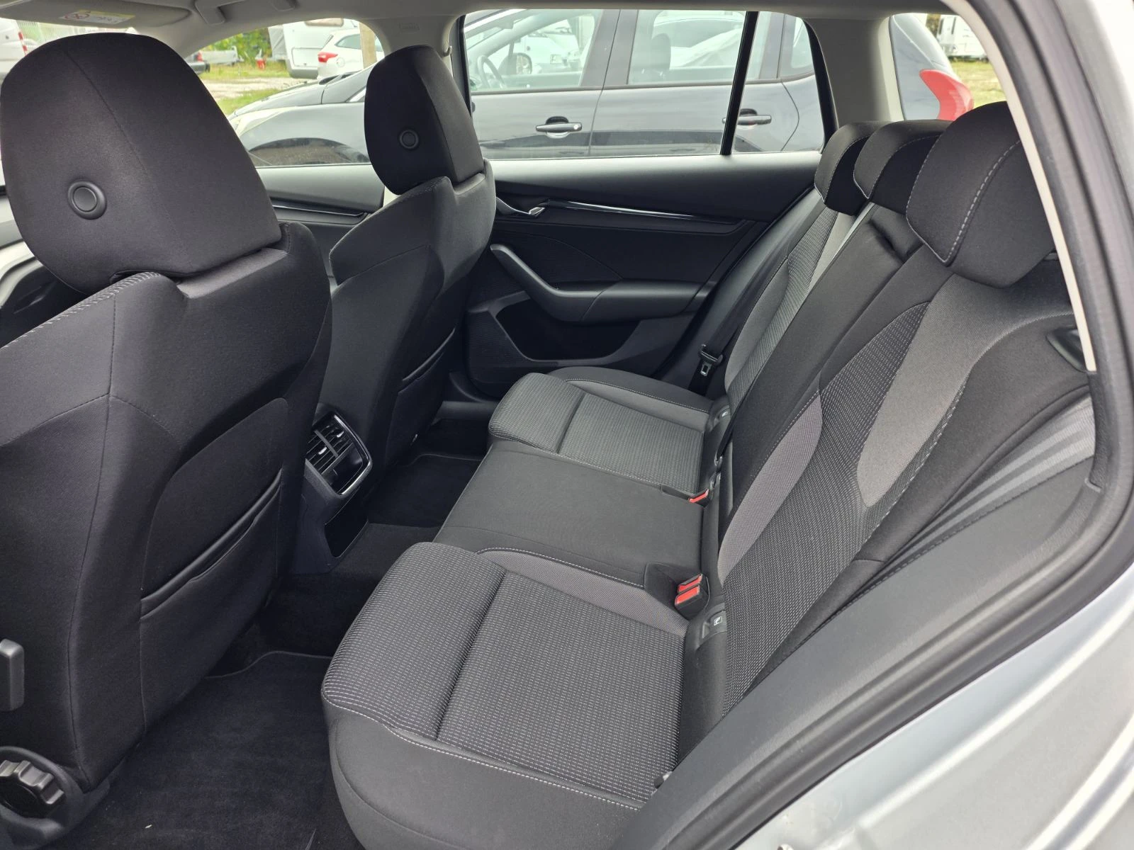 Skoda Octavia 2.0TDI/NAVI/ | Mobile.bg   11