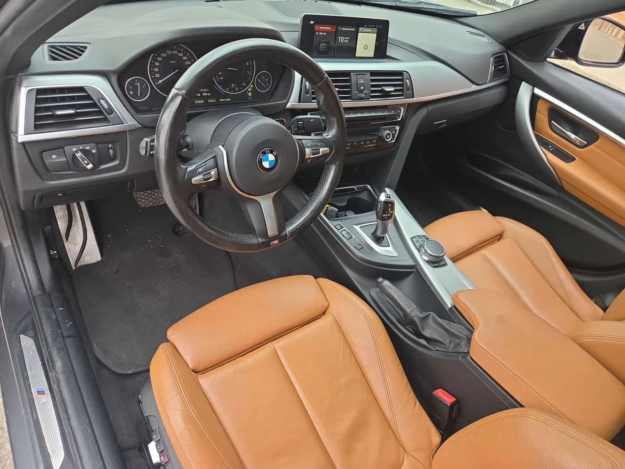 BMW 330 XDRIVE * FULL M PACK* ПОДГРЕВИ* ВТОРИ ЧИФТ ГУМИ* , снимка 9 - Автомобили и джипове - 53836319
