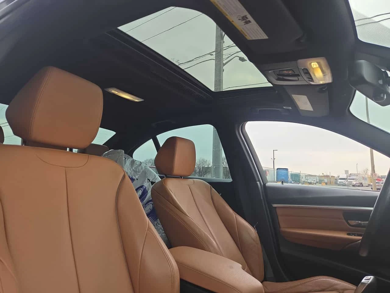 BMW 330 XDRIVE * FULL M PACK* ПОДГРЕВИ* ВТОРИ ЧИФТ ГУМИ* , снимка 13 - Автомобили и джипове - 53836319