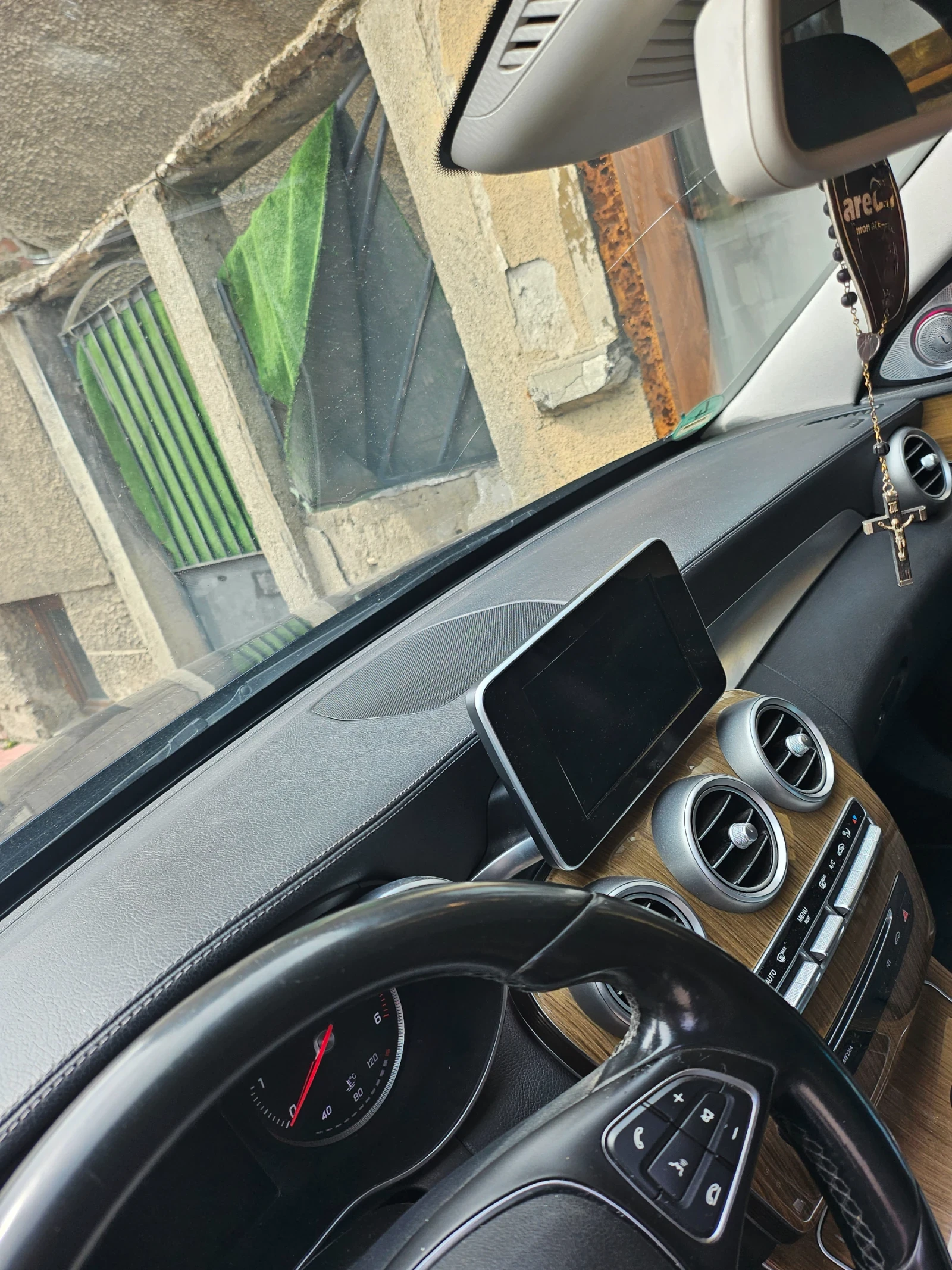 Mercedes-Benz C 200, снимка 9 - Автомобили и джипове - 53961916