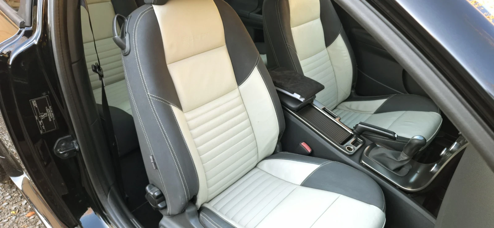 Volvo C30 T5 R-design, снимка 15 - Автомобили и джипове - 54087003