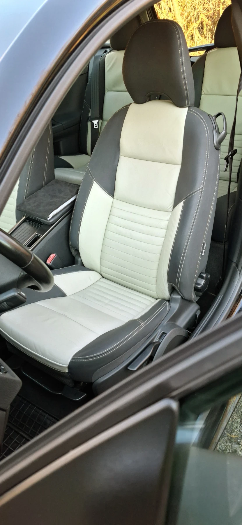 Volvo C30 T5 R-design, снимка 9 - Автомобили и джипове - 54087003