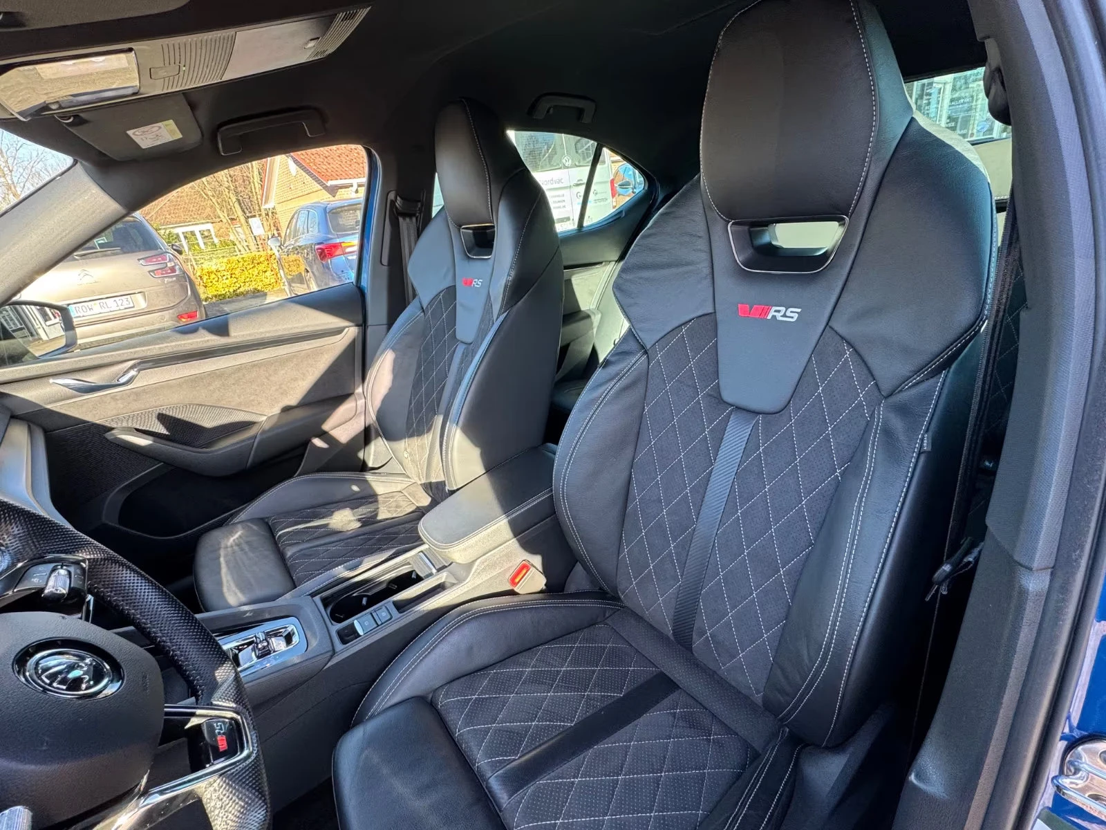 Skoda Octavia RS-LINE/200HP/4X4/MASSAGE/CAM/MEMO/AHK/HUD/125q, снимка 8 - Автомобили и джипове - 54110676