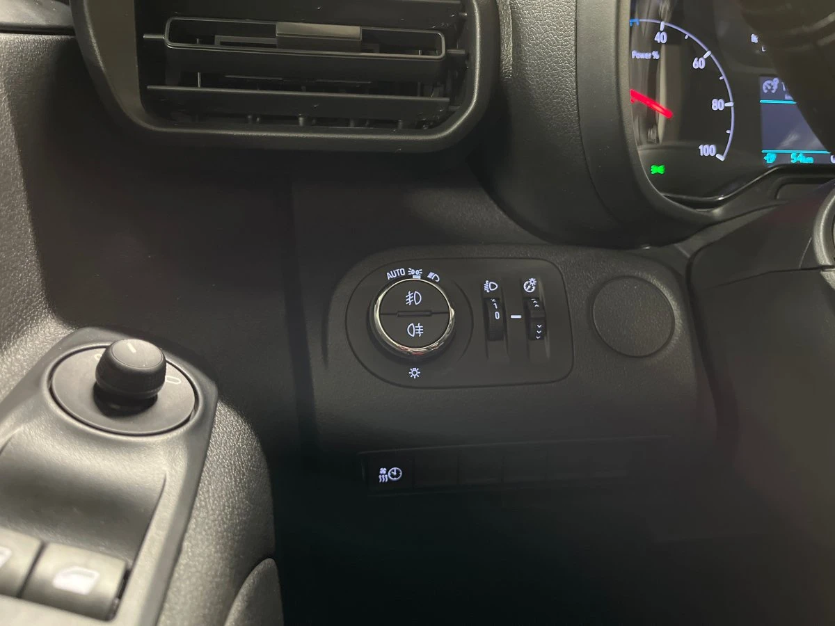 Opel Combo 50 kWh - Electric, снимка 9 - Автомобили и джипове - 54331404