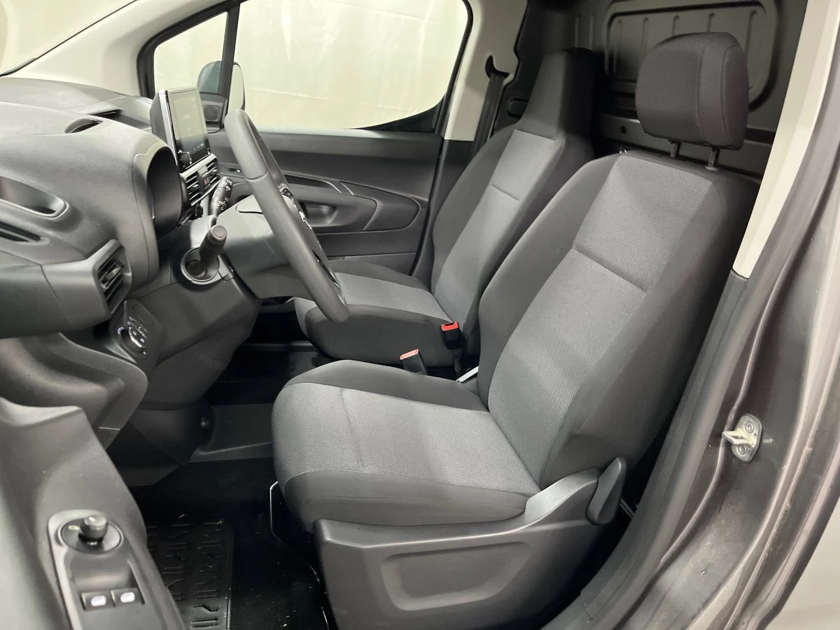 Opel Combo 50 kWh - Electric, снимка 4 - Автомобили и джипове - 54331404